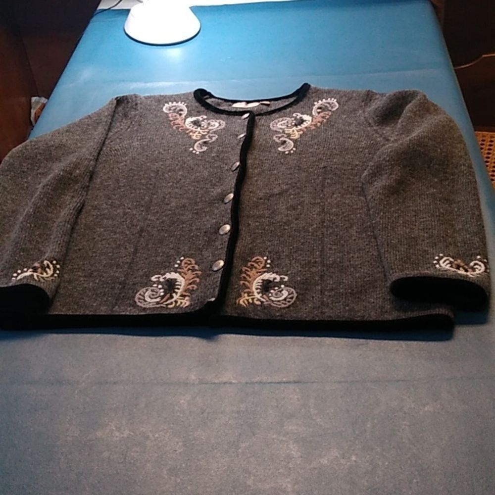Croft & Barrow Women's XL Wool Blend Velvet Trim Silver tone Metal Buttons